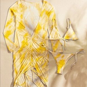 S𝙝𝙚𝙞𝙣 three piece bikini 👙 Yellow and white